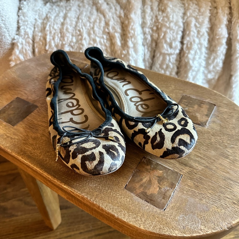 Sam Edelman ballerina flats. Cute leopard print.